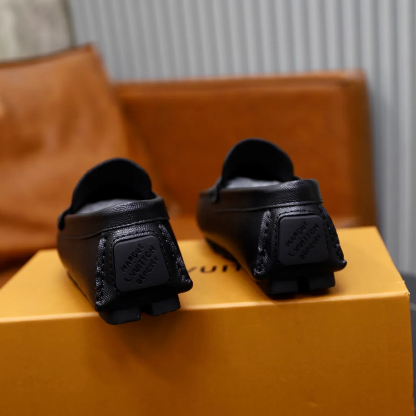 Ex-factory price: 460💰【LV】Louis Vuitton ⚠️High-end men’s driving and pedal series ⚠️38-44 (customized for 45) ⚠️All original cowhide leather! Thick and soft! Made entirely of calfskin lining! Rubber sheet anti-slip beanie sole! Three-dimensional package technology! Fashionable and classic! Handicrafts! Original high quality! Feel free to compare!